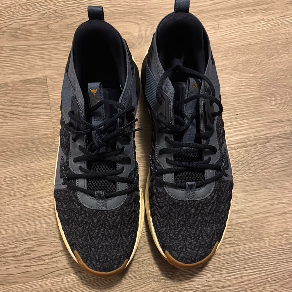 Under Armour Blue Athletic Shoes with Classic Silhouette